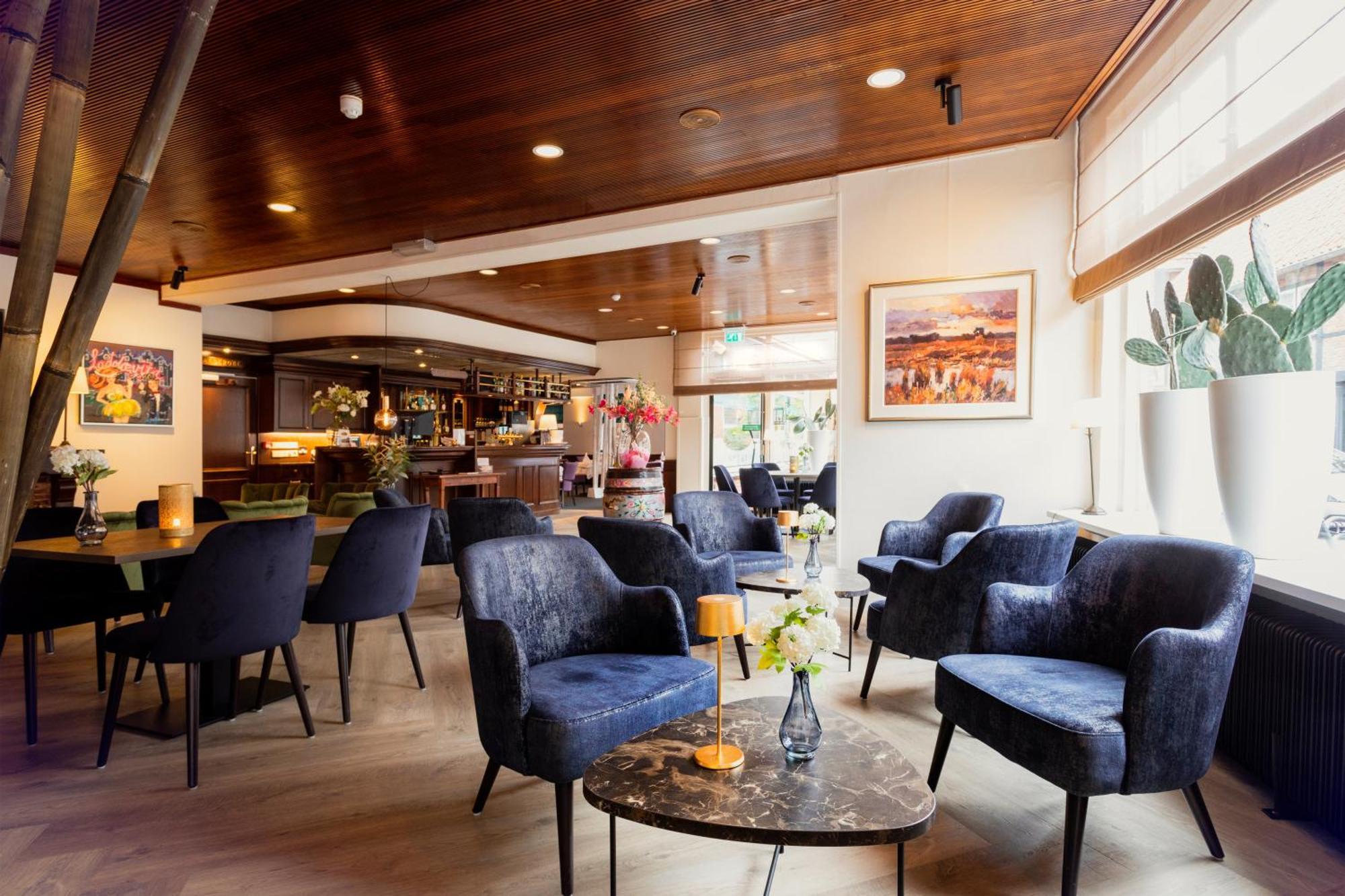 Hotel Van Der Maas Отмарсум Екстериор снимка