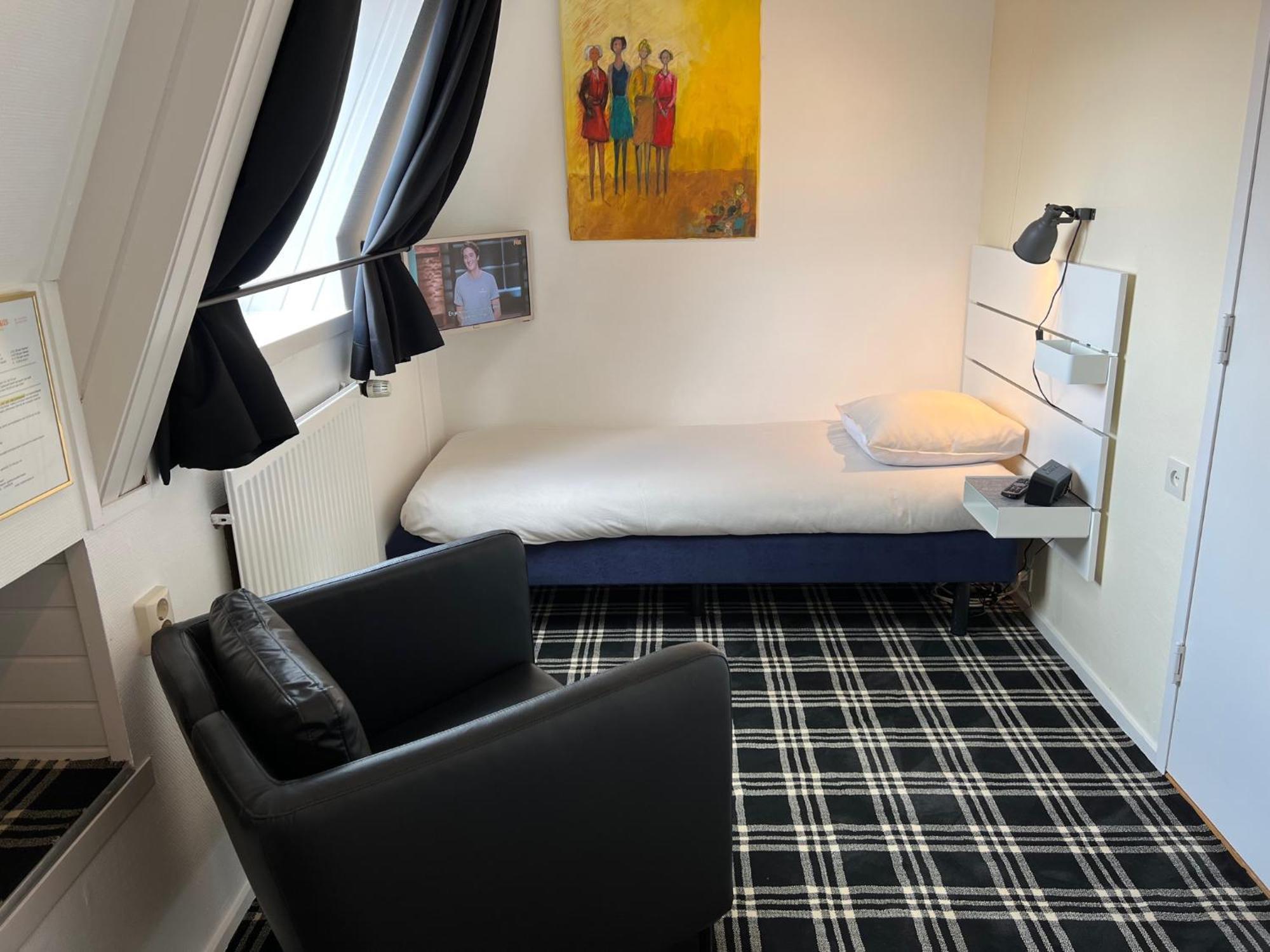 Hotel Van Der Maas Отмарсум Екстериор снимка