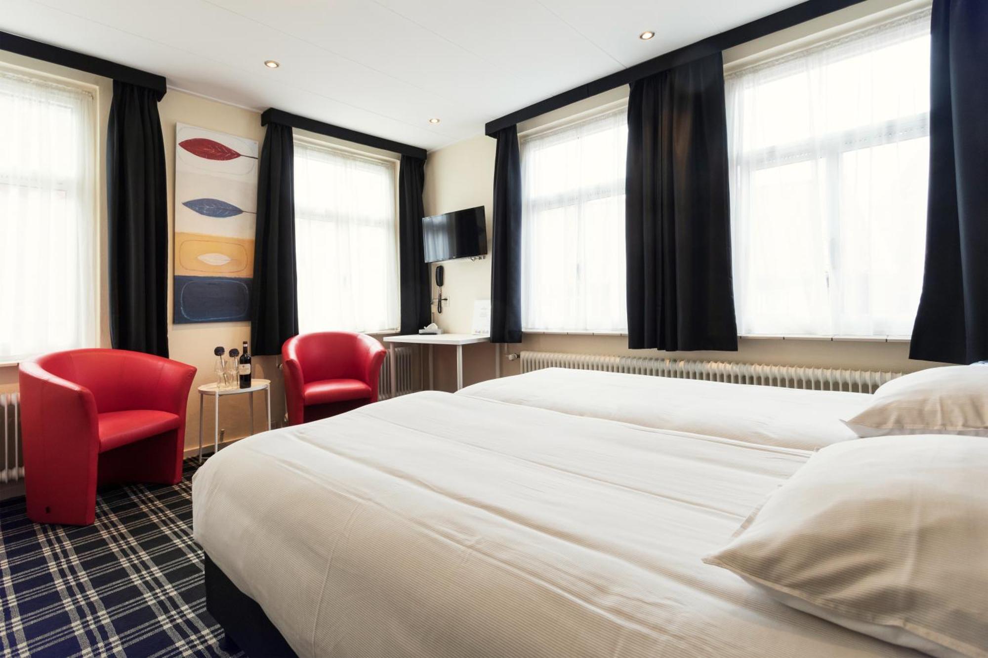 Hotel Van Der Maas Отмарсум Екстериор снимка