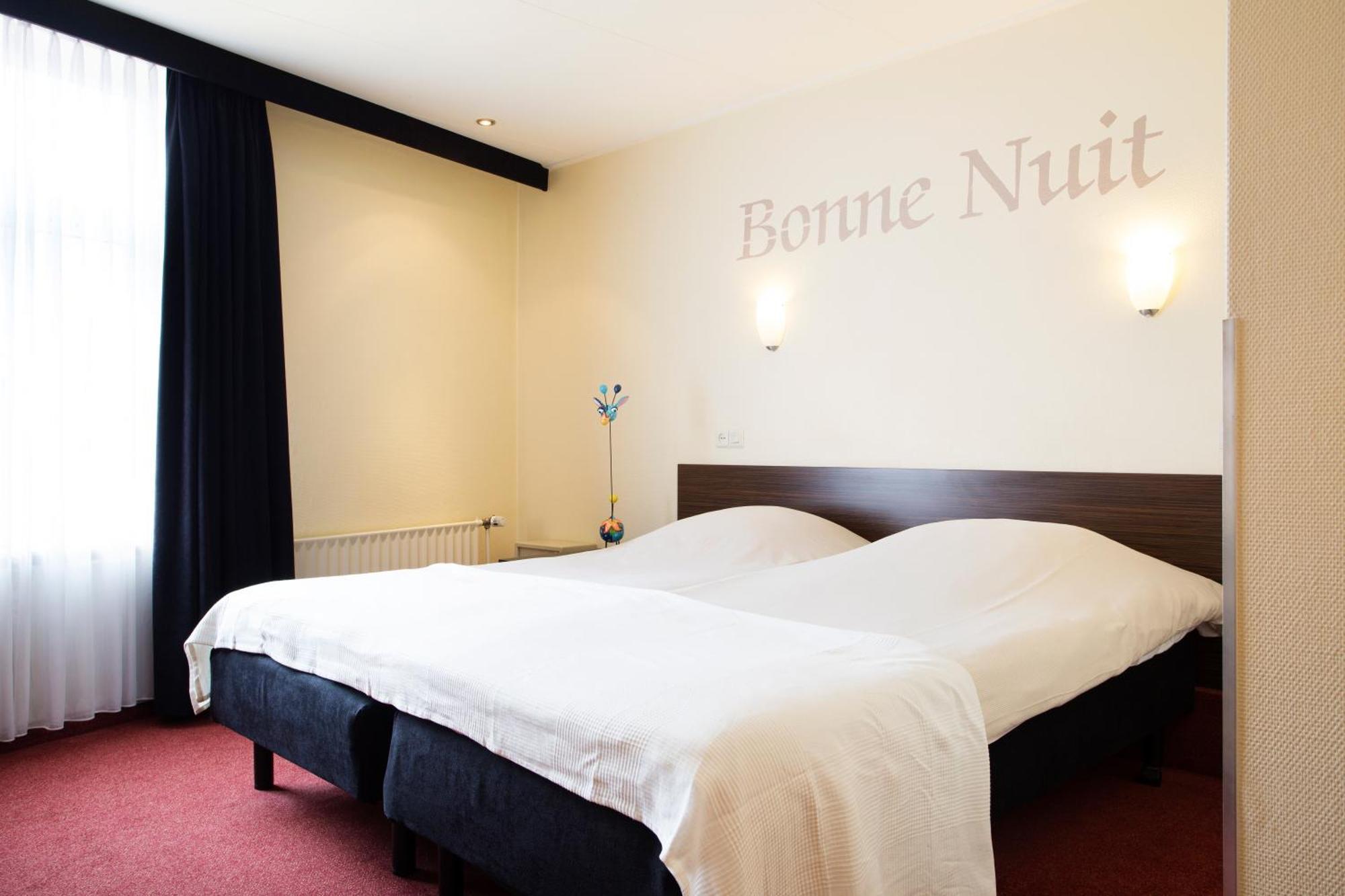 Hotel Van Der Maas Отмарсум Екстериор снимка